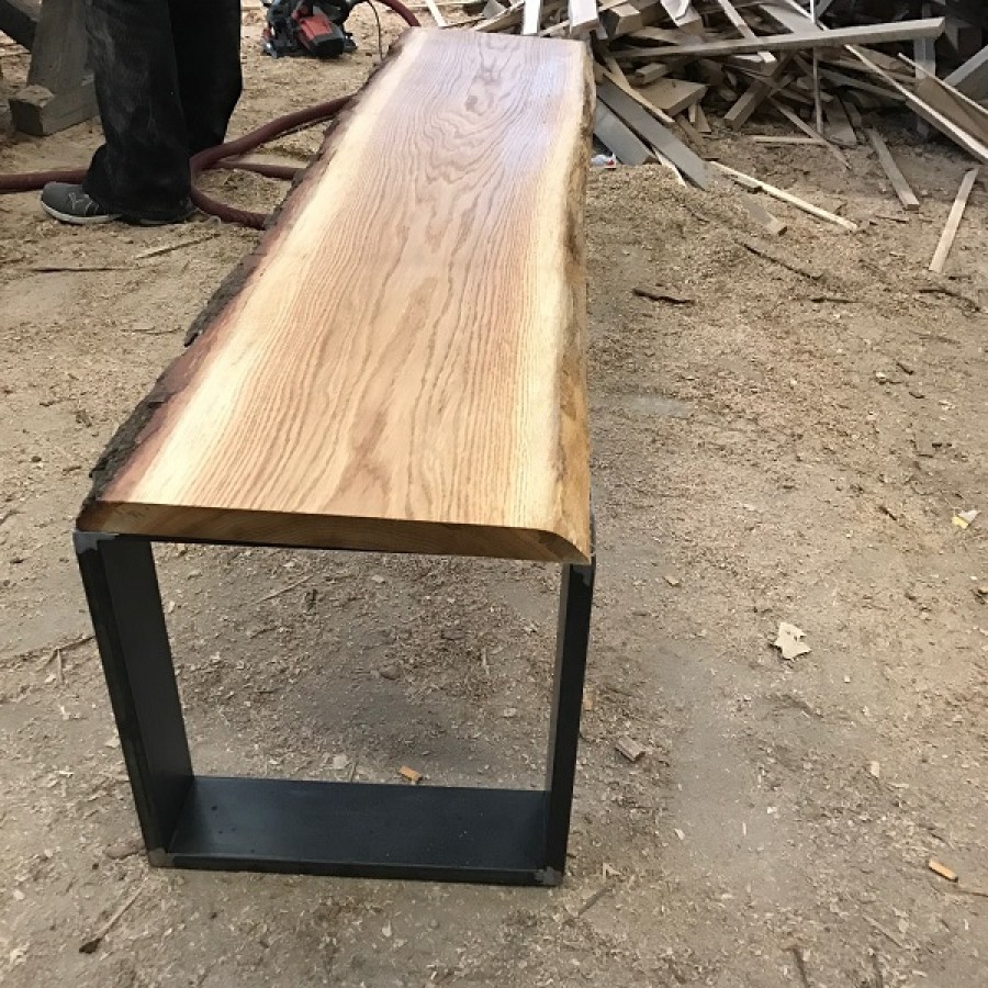 Sitzbank, rustikal Design, Industrial, Eichenbohlen mit Baumkante auf